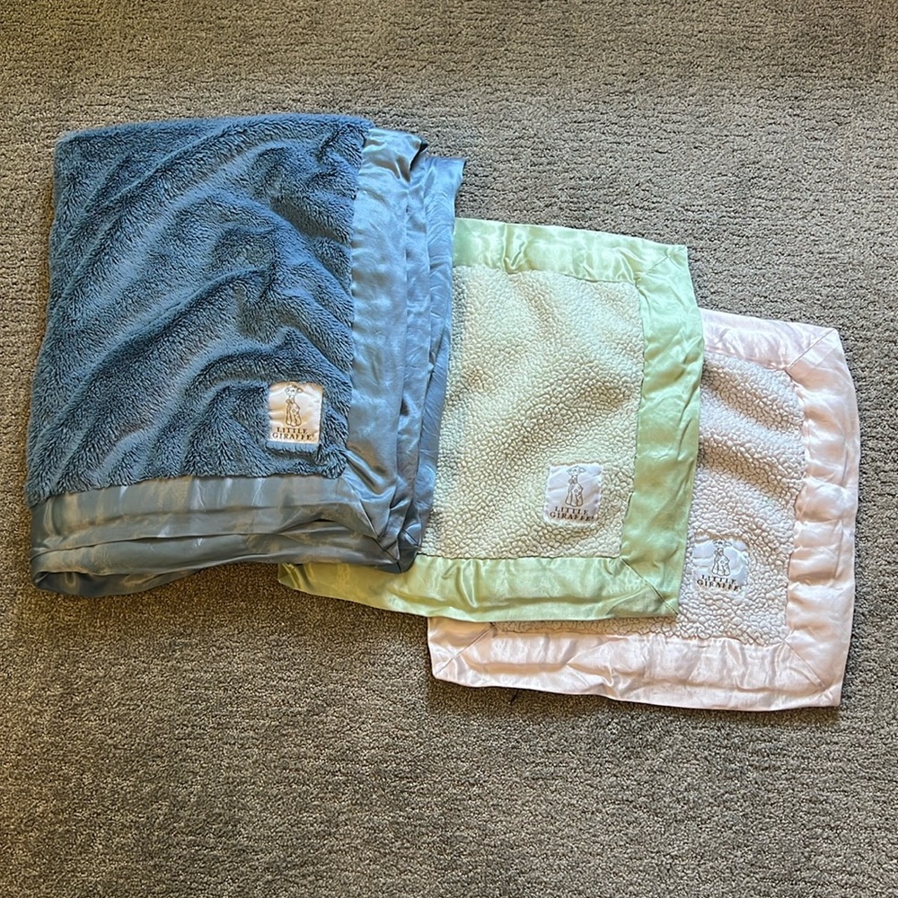Little giraffe blanket bundle